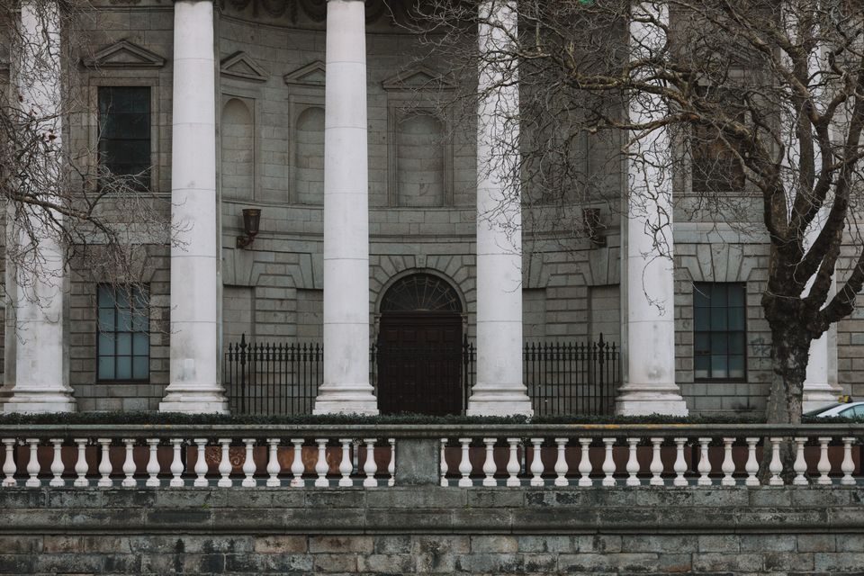 Κίονες του δικαστικού μεγάρου Four Courts στο Δουβλίνο