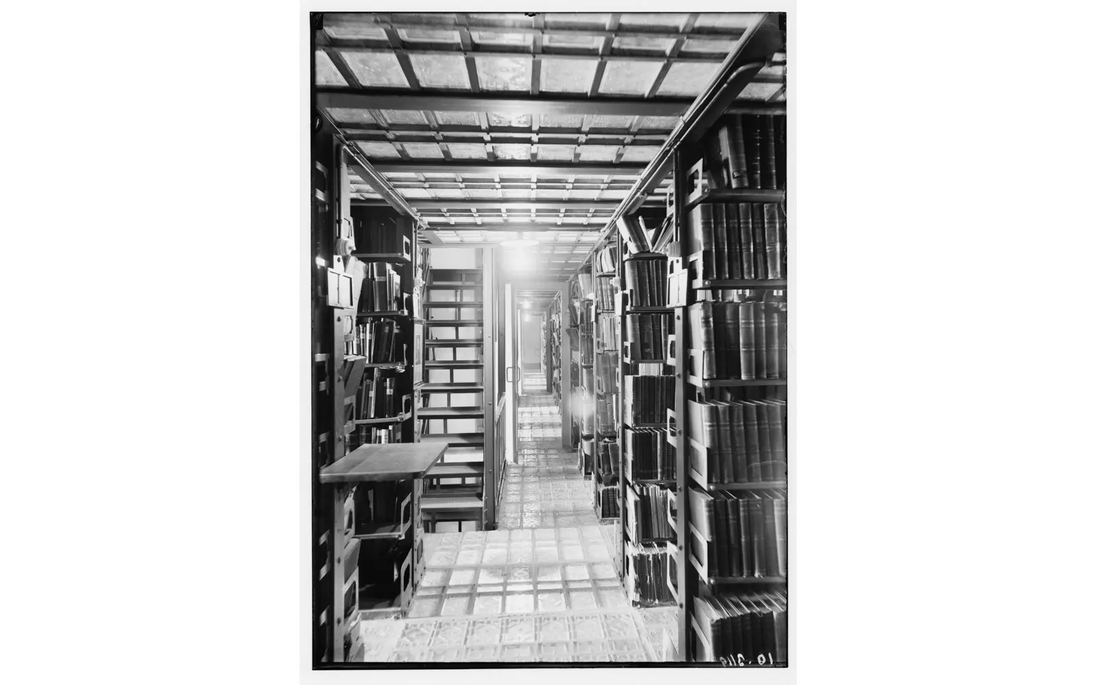 Книги в Музее Бенаки: архивный bazaar